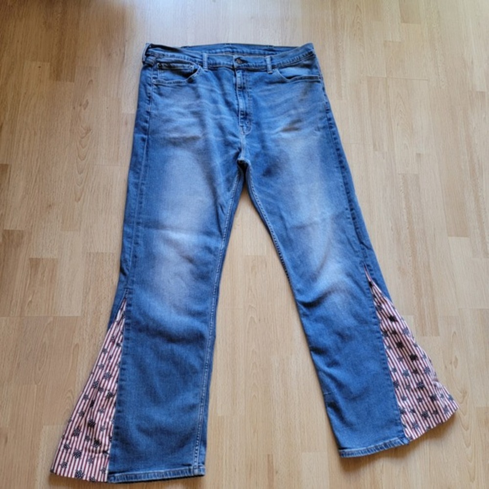 Levi's 505 Mens Jeans Size 42x32 Flare‎ Patriotic American Flag Inset